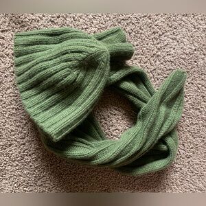 Vintage Y2K Banana Republic green cashmere hat and scarf set
